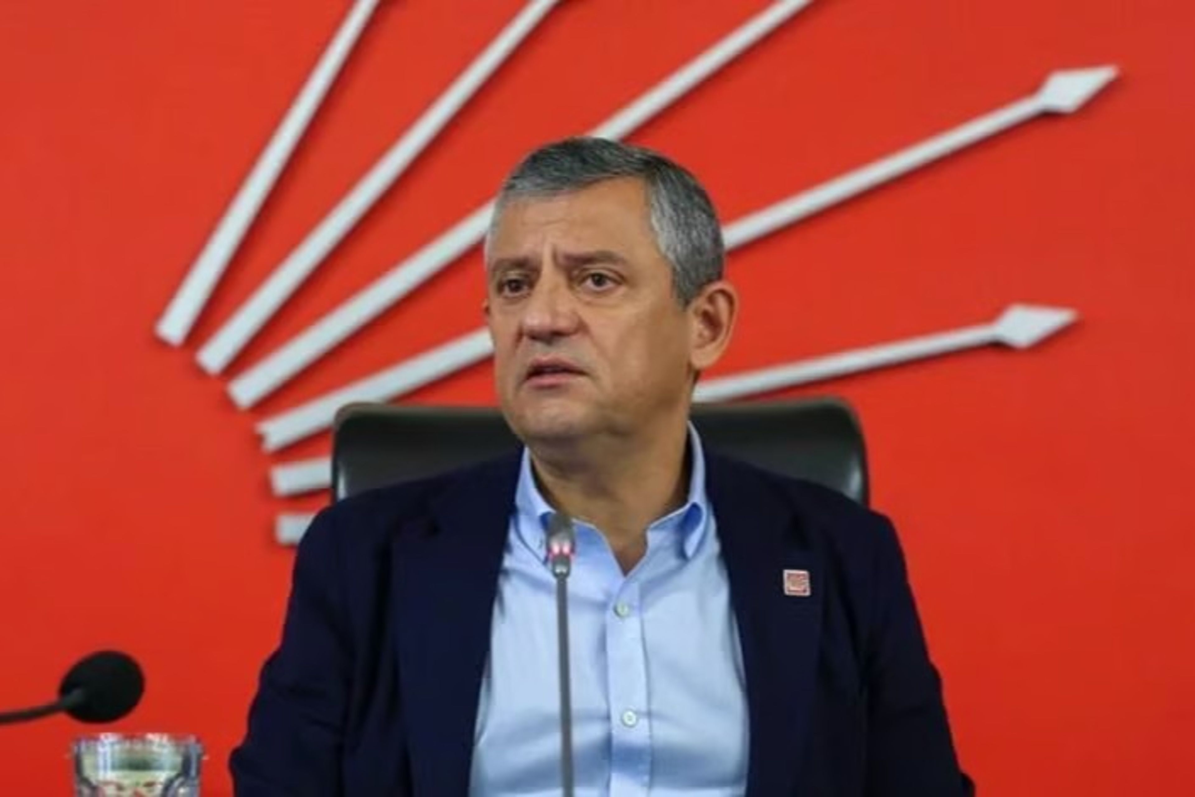 CHP'de kurultay için yeterli imza toplandı: İlk günde altı yüz delegeye ulaşıldı