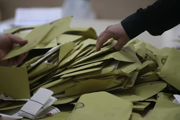Bu pazar seçim olsa hangi partiye oy verirsiniz? Dikkat çeken detay
