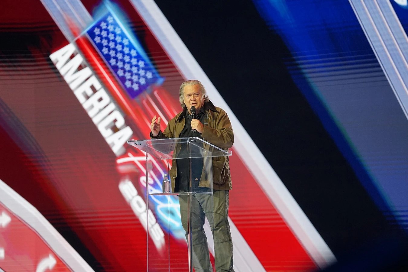 Bannon Predicts GOP 'Civil War' After Midterms