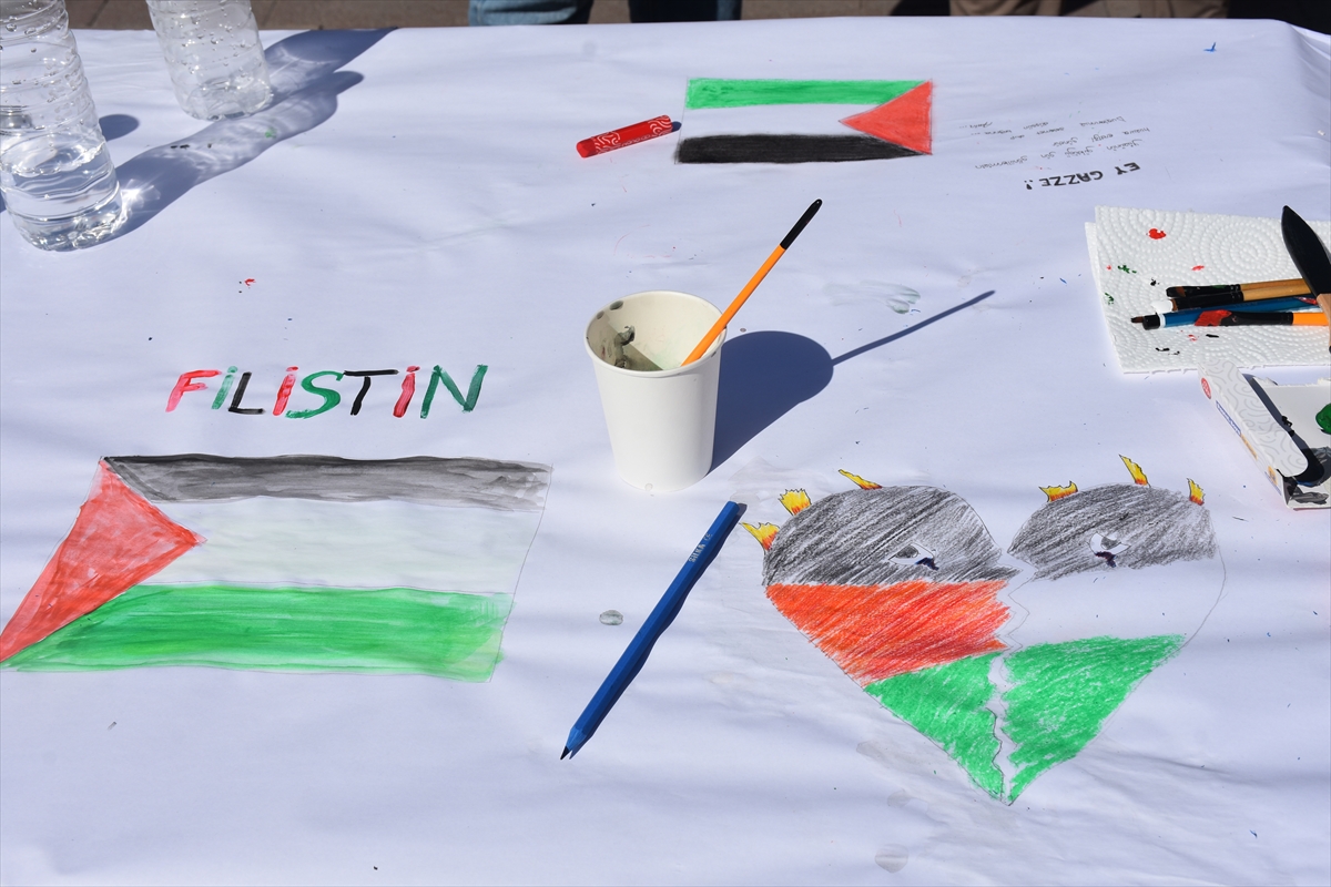 Gümüşhane'den Gazze'ye destek: "Filistinli çocuklar için çiz" etkinliği düzenlendi