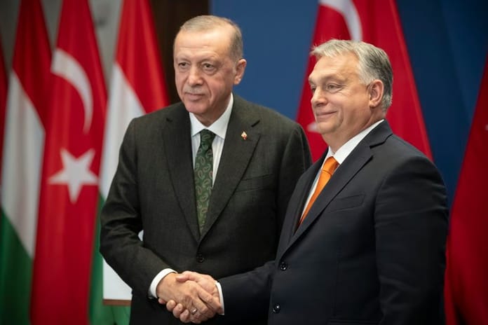Macaristan Başbakanı Orban'dan Türkiye'nin Ukrayna'da barış çabalarına övgü