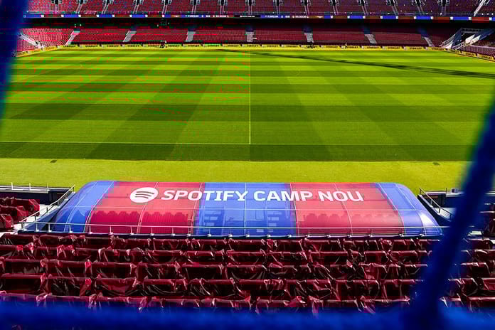Barcelona'nın Camp Nou'ya dönüş planları bir kez daha ertelendi