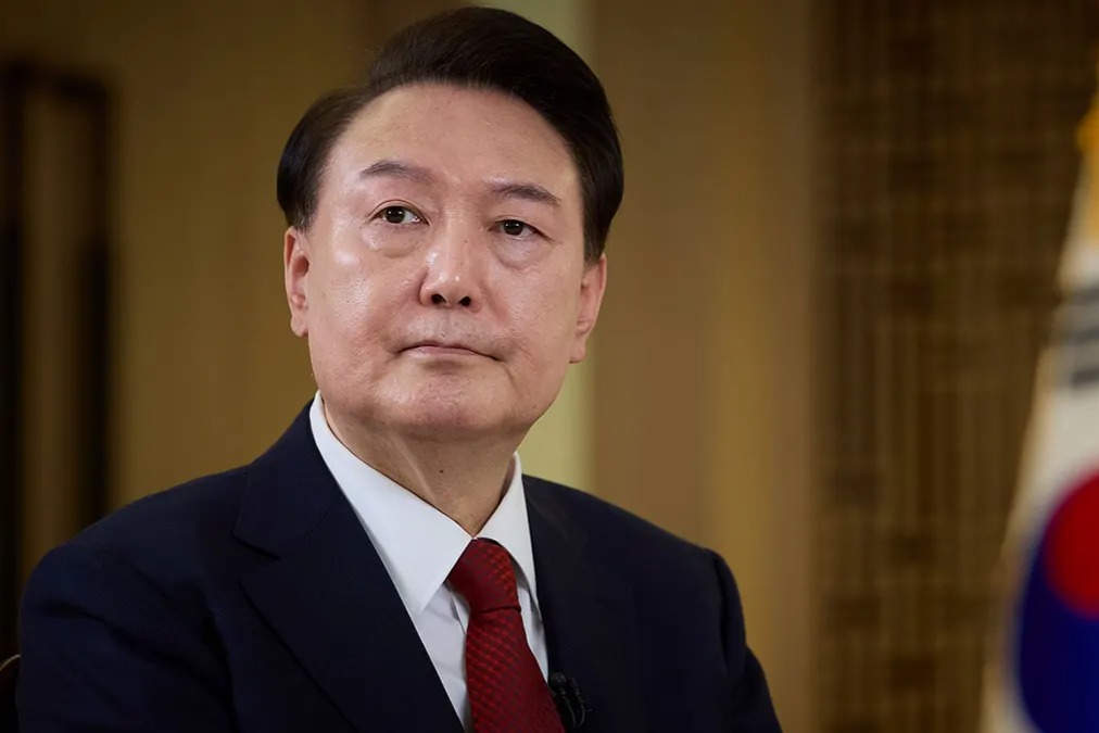 Güney Kore'de Yoon Suk Yeol azledildi