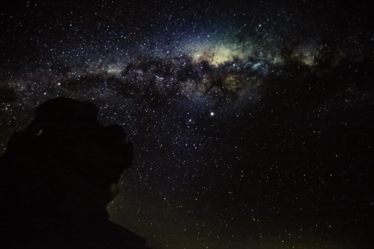 Gizemli karadeliklerin sırrı planetaryumda izleyiciyle buluşturuluyor