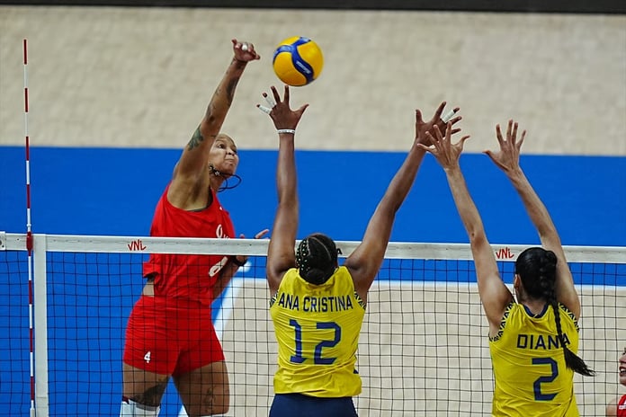 Fenerbahçe'den olay paylaşım: Milli takım yenilgisi sonrası Fenerbahçe'nin rakip oyuncu paylaşımı tartışma yarattı