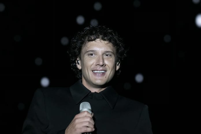 Hakkında yakalama kararı çıkarılmıştı! Şarkıcı Edis'ten ilk açıklama geldi