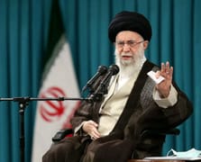 Hamaney ABD ordusunun İranlı gençlerin cesareti karşısında yenildiğini öne sürdü