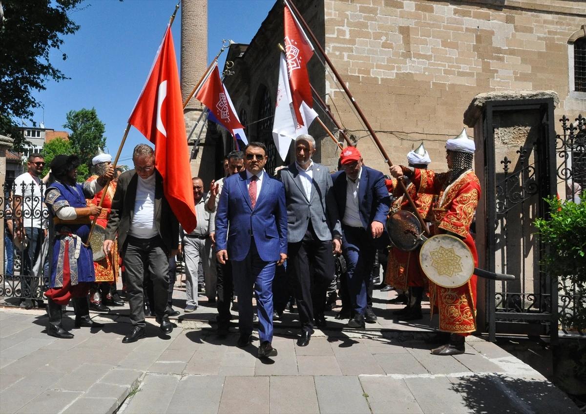 Unutulan değerlere bir "vefa" borcu