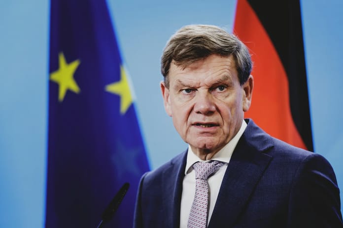 Almanya ve İsveç’ten İran’daki vatandaşlarına tahliye çağrısı