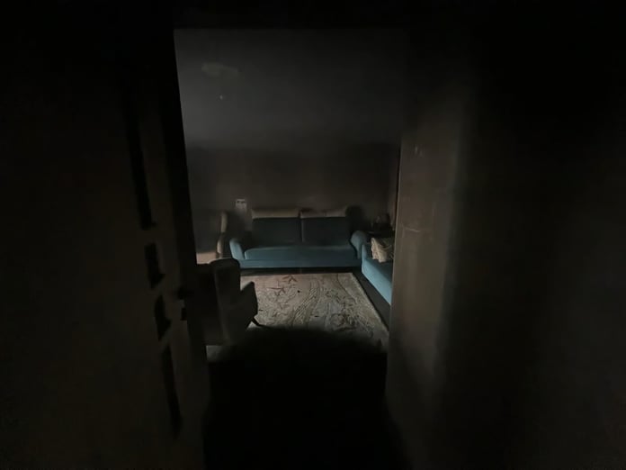 Manisa’da pes dedirten olay: Kendi dairesini ateşe verip kaçtı!