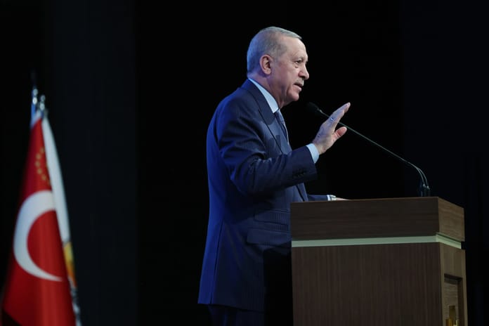 Erdoğan'dan Leman tepkisi: Özel, git göz doktoruna 