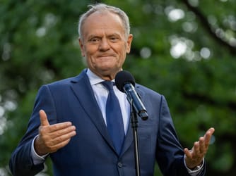 Tusk Demands Ukraine Reconcile with History for EU Status