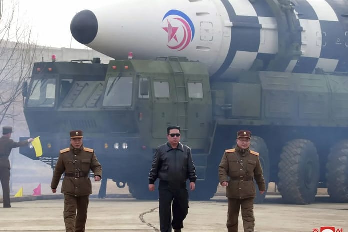 Kuzey Kore lideri Kim, ülkesinin nükleer silahlanmasının hızlanması gerektiğini belirtti