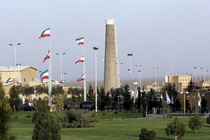 İran nükleer saldırılara karşı tasarıyı erteledi