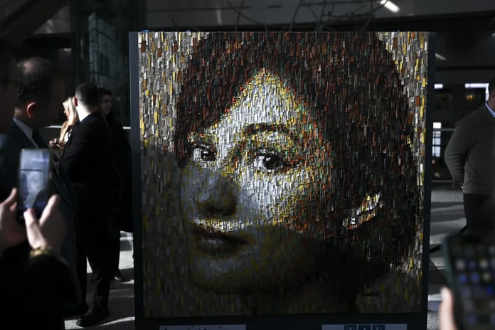 Unutulan valizler Deniz Sağdıç ile sanat eserine dönüşecek