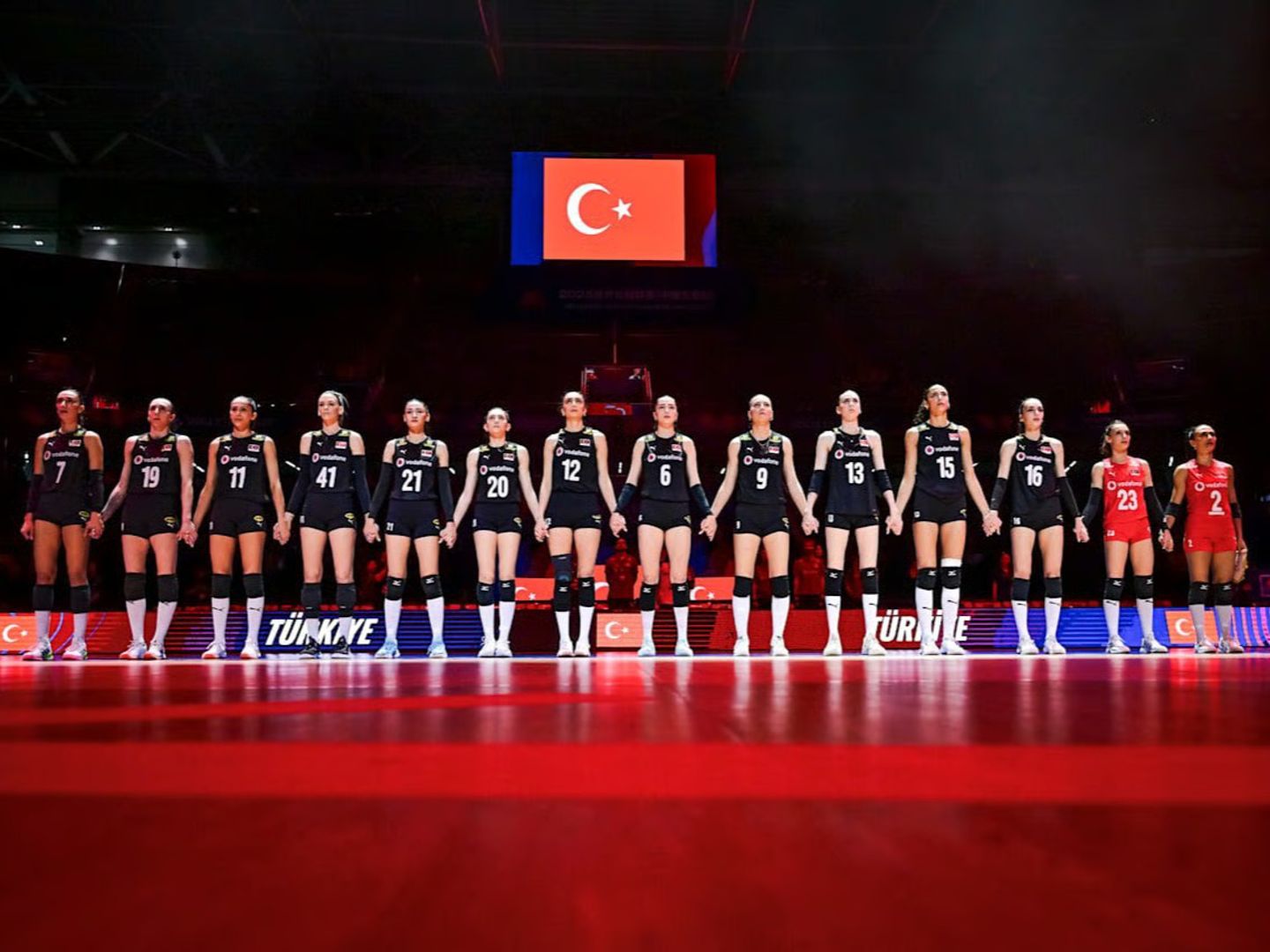 Filenin Sultanları, VNL'de ilk haftayı Çin galibiyetiyle namağlup lider tamamladı: Pekin etabı 4'te 4'le kapandı