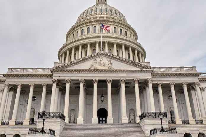 ABD'de hükümetin açılması için yapılan oylamadan sonuç alınamadı