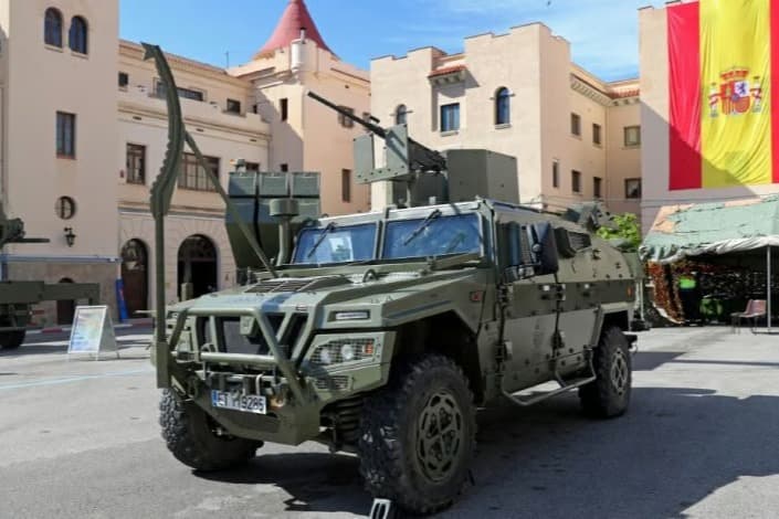 Romanya, lojistik destek için 24 adet ispanyol zırhlı VAMTAC ST5 BN2 araç siparişi verdi