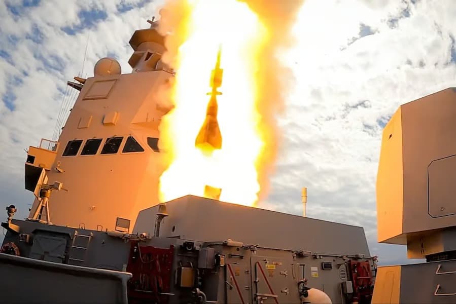 İtalya Aster 30 füzesini test etti