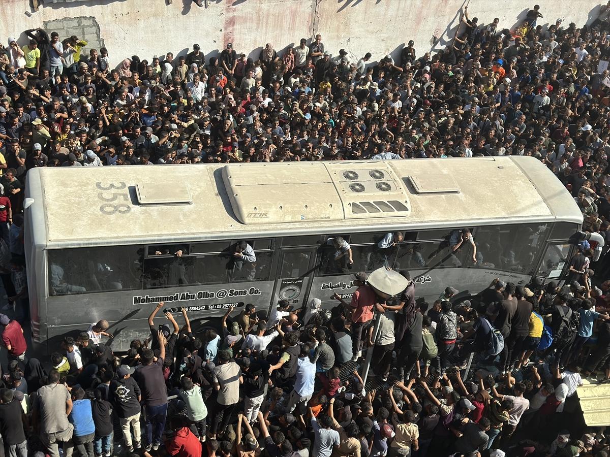 İsrail'in serbest bıraktığı Filistinli esirlerin bir kısmı Gazze'ye ulaştı