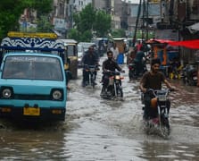 Pakistan'da muson yağmurları felaket getirdi: Ölü sayısı 72'ye çıktı