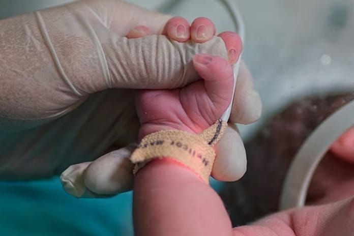 Türkiye'de doğum oranı azaldı, ölüm oranı arttı