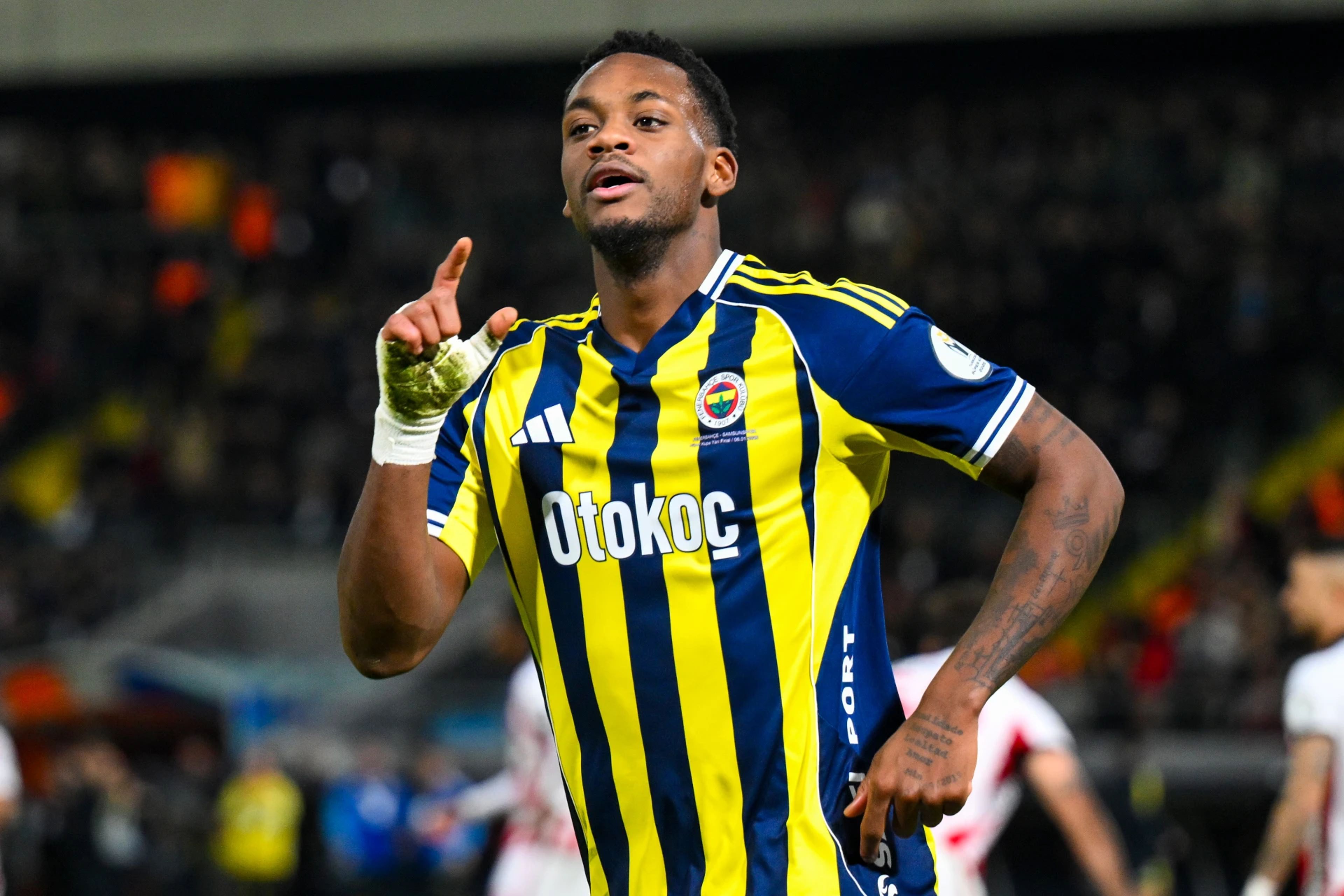Aston Villa'daki kriz ve para motivasyonu