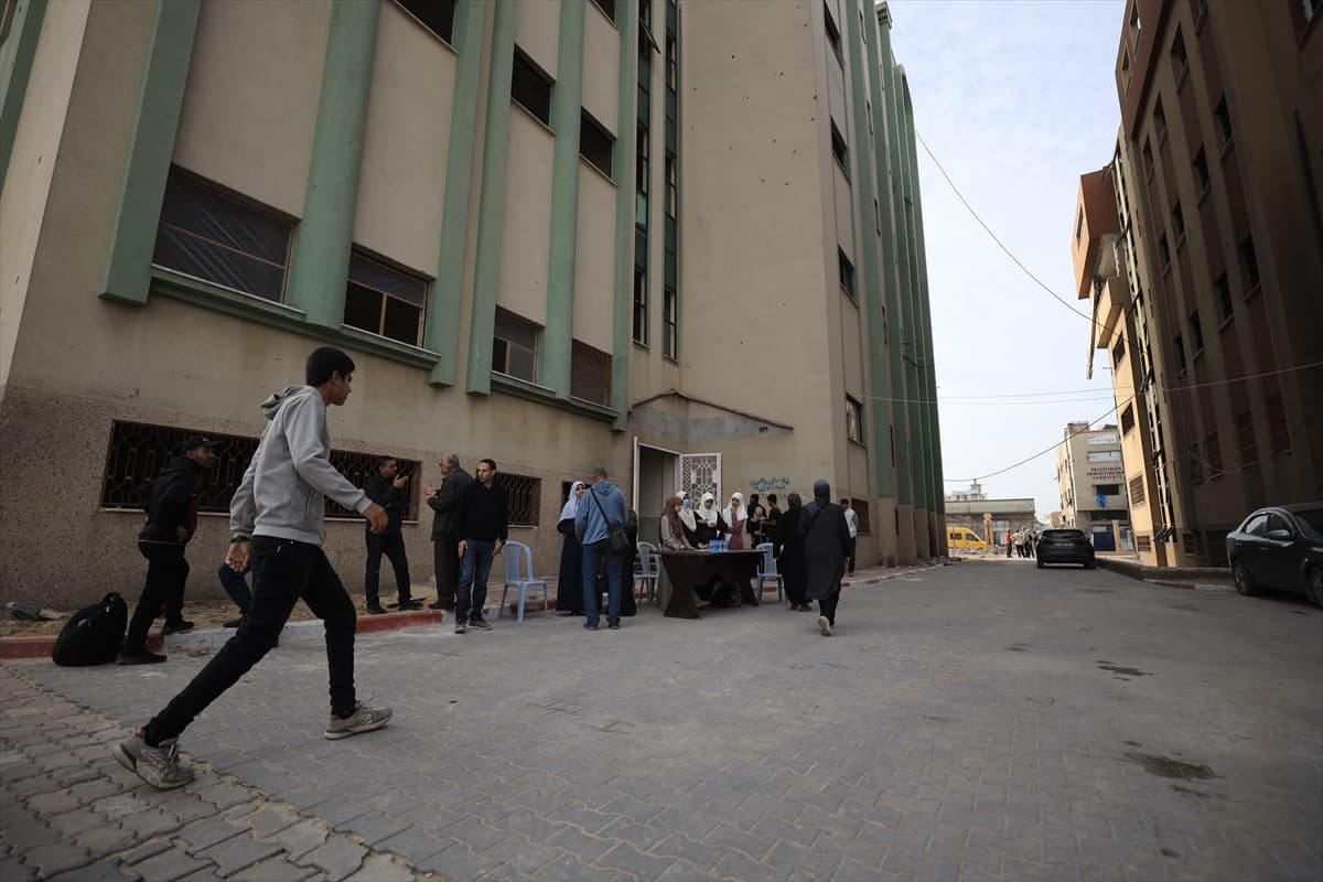 Gazze İslam Üniversitesi'nde yüz yüze öğretim başladı