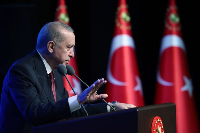 Cumhurbaşkanı Erdoğan: İlim ve bilgiye dört elle sarıldığımızda başarıyı yakaladık
