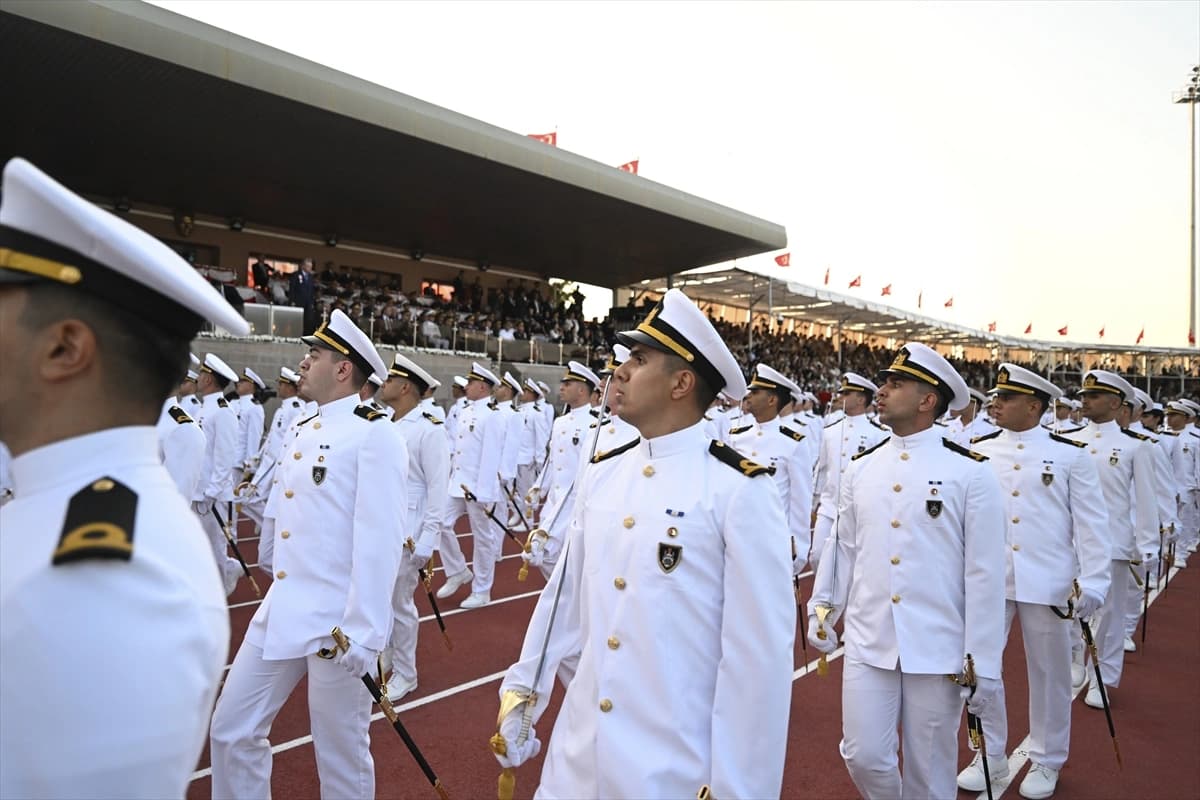 Türk Silahlı Kuvvetleri'ne taze kan | Genç Teğmenler ordu saflarına katıldı