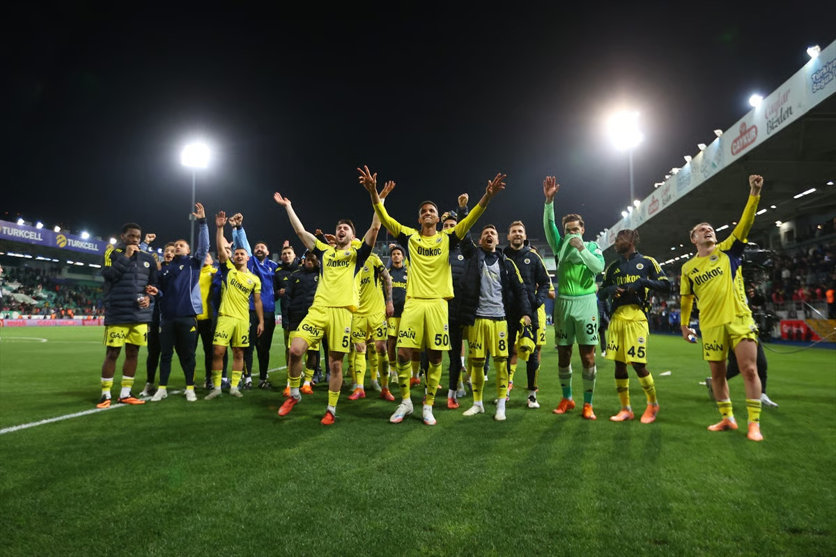 Rize'de fırtına dindi: Fenerbahçe geri döndü
