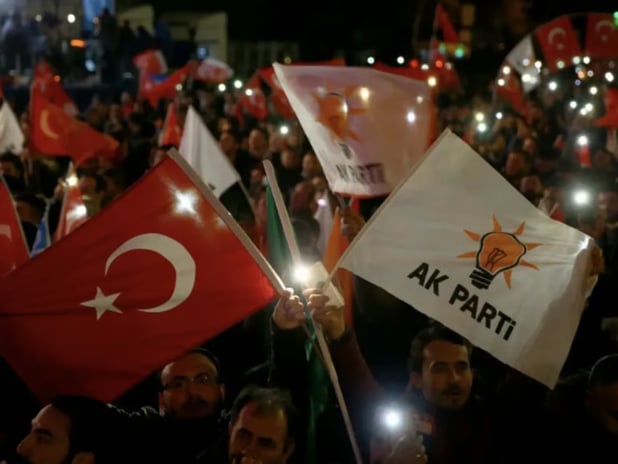 56 belediye başkanı AK Parti'ye geçti