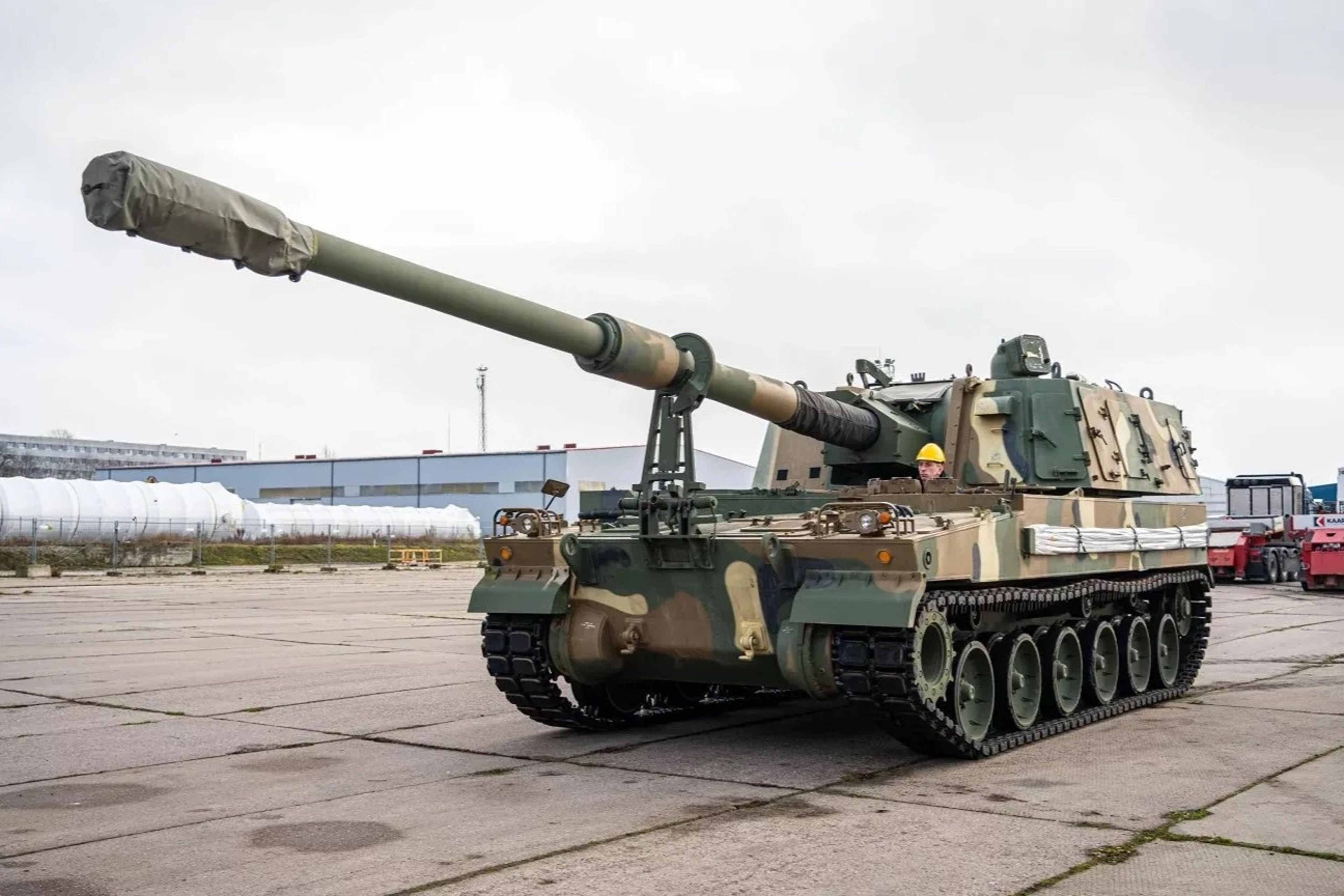 Finlandiya 112 adet K9 kundağı motorlu obüs için 546,8 milyon avroluk anlaşma imzaladı