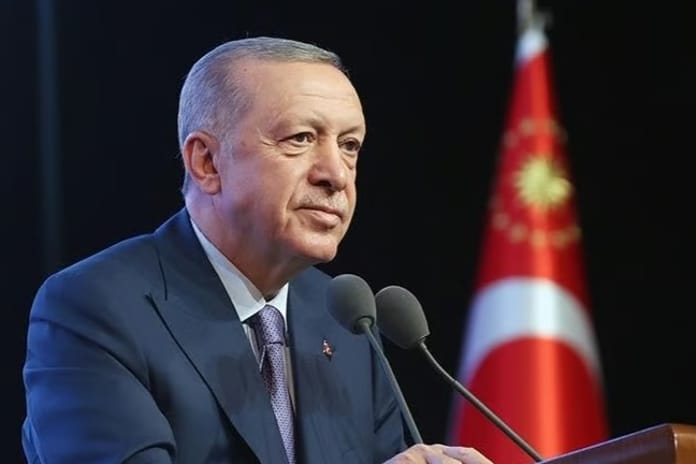 Cumhurbaşkanı Erdoğan uçakta gazetecilerin sorularını yanıtladı: Terörsüz Türkiye hedefimize yakınız