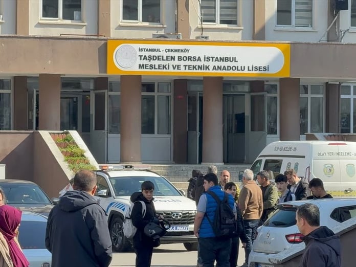 Çekmeköy’de öğrenci dehşeti: Öğretmen Fatma Nur Çelik hayatını kaybetti