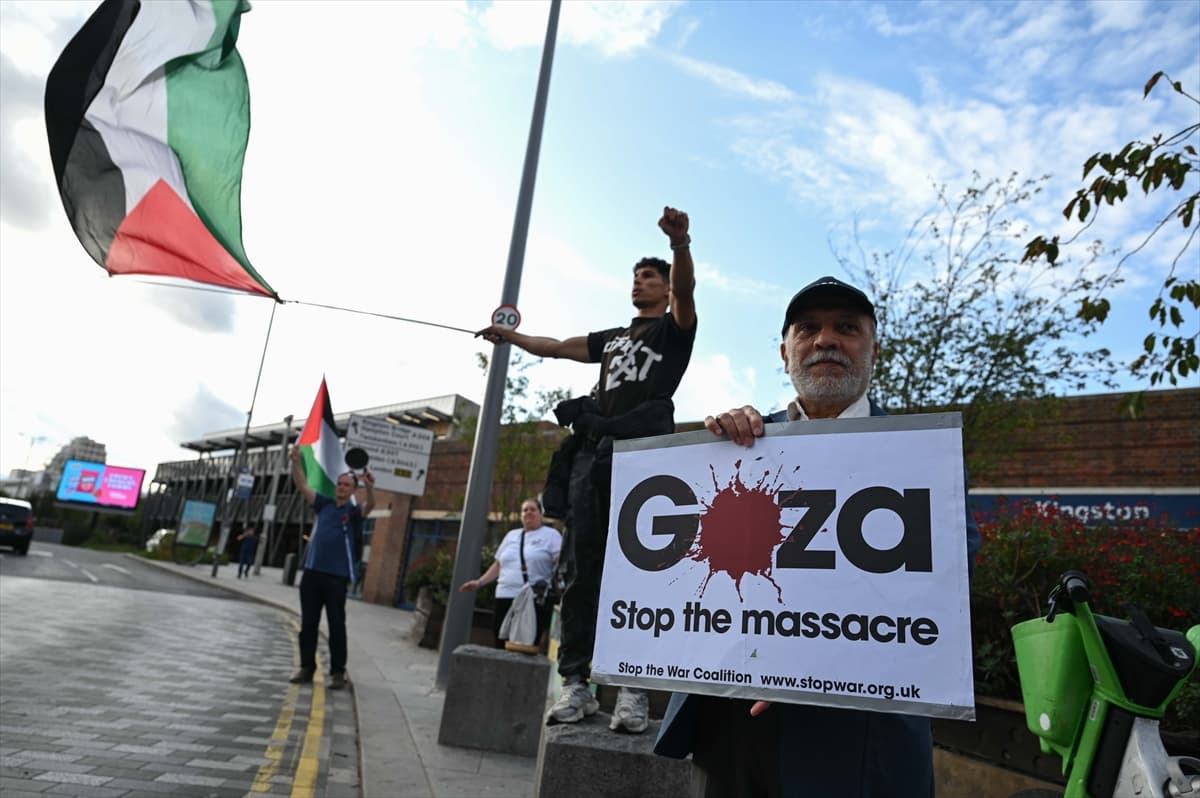 Londra'da Filistin'e destek gösterisi düzenlendi