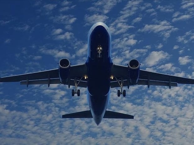 Evli oğlunun sevgilisiyle tatile gitmemesi için bomba ihbarı yaptı