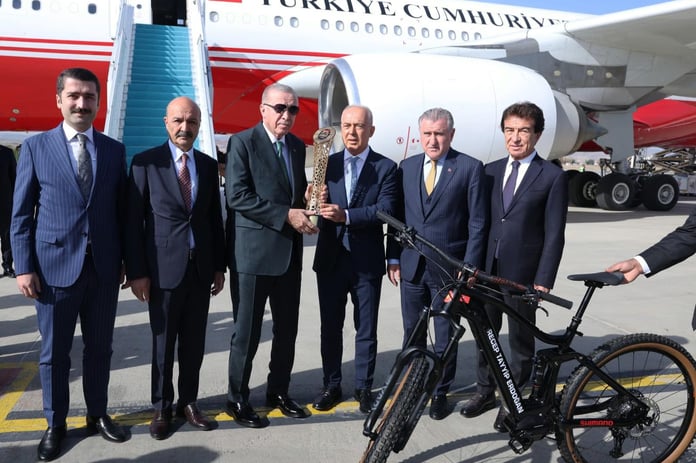 Türkiye Bisiklet Federasyonu’ndan Cumhurbaşkanı Erdoğan’a 60. Yıl Teşekkürü