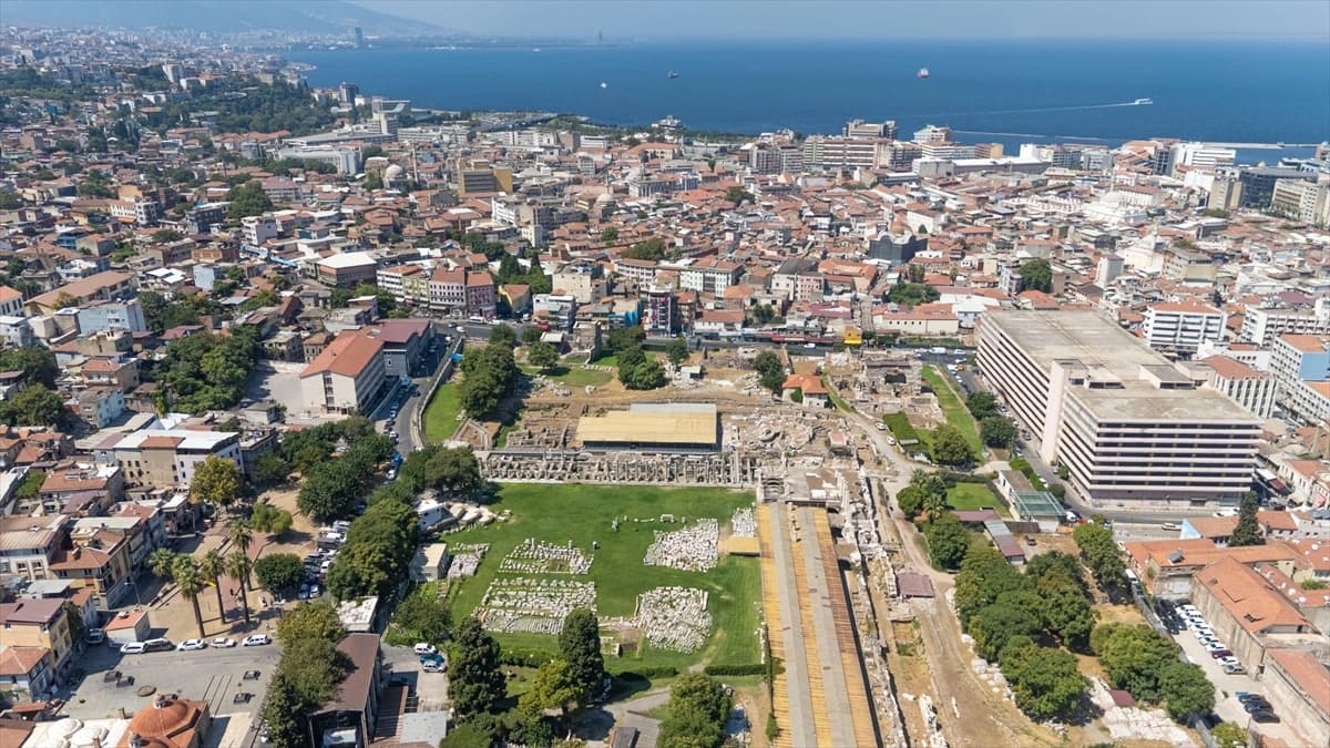 Smyrna Antik Kenti'nde yeni bulgular gün yüzüne çıkarıldı