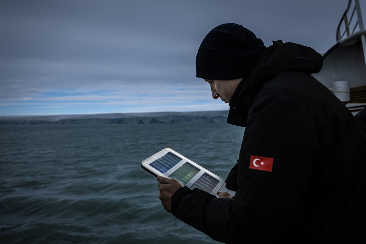 Türk bilim insanları Arktik'te gözlem faaliyetleri gerçekleştirdi