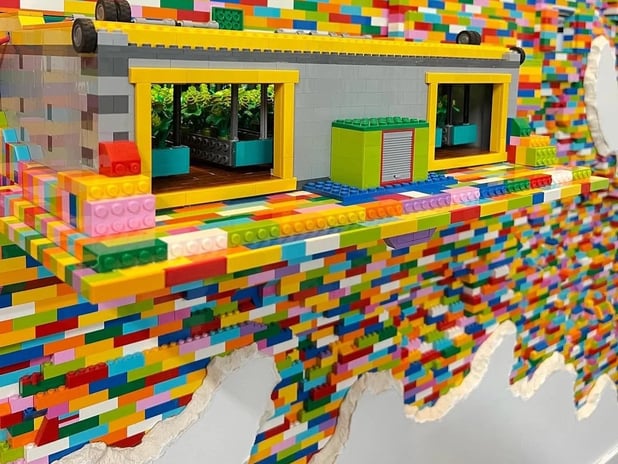 Duvarları oyun alanına dönüştürüyor: Dante Dentoni