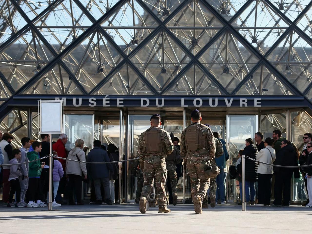 Louvre soygununda 1 kişi daha tutuklandı