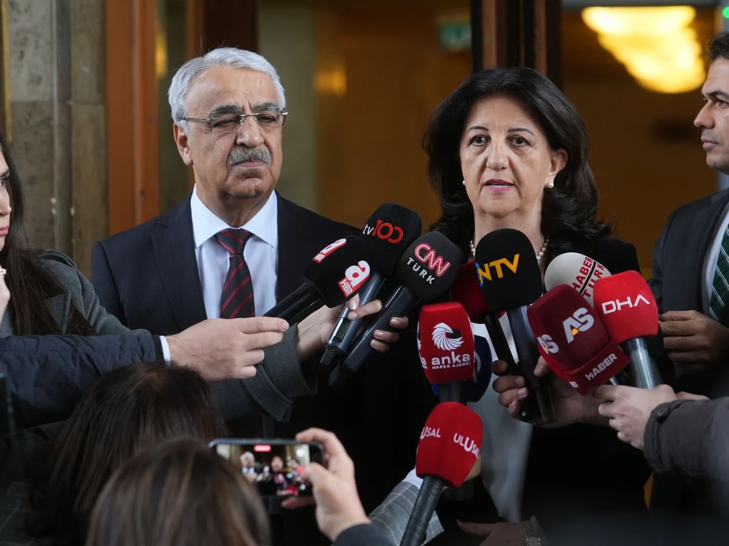 Yeni Bakanlara ilk ziyaret: İmralı heyeti Çiftçi ve Gürlek ile görüşecek