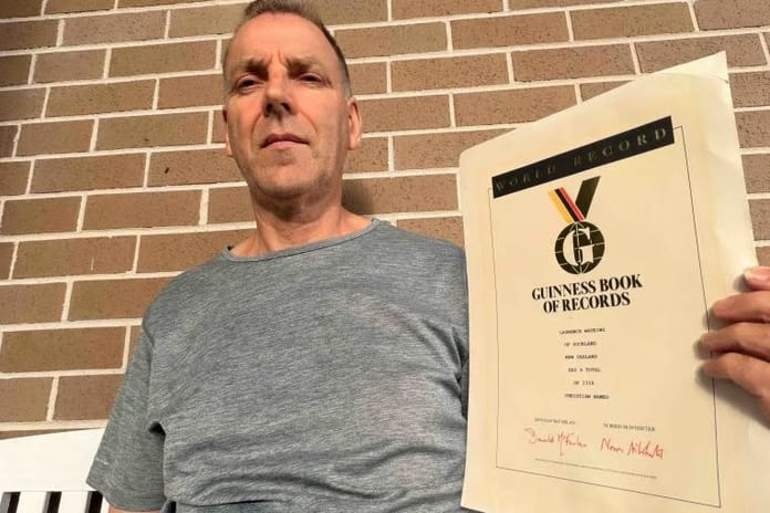 Dünyanın en uzun ismi 2 bin 353 kelime: Watkins rekor kırdı