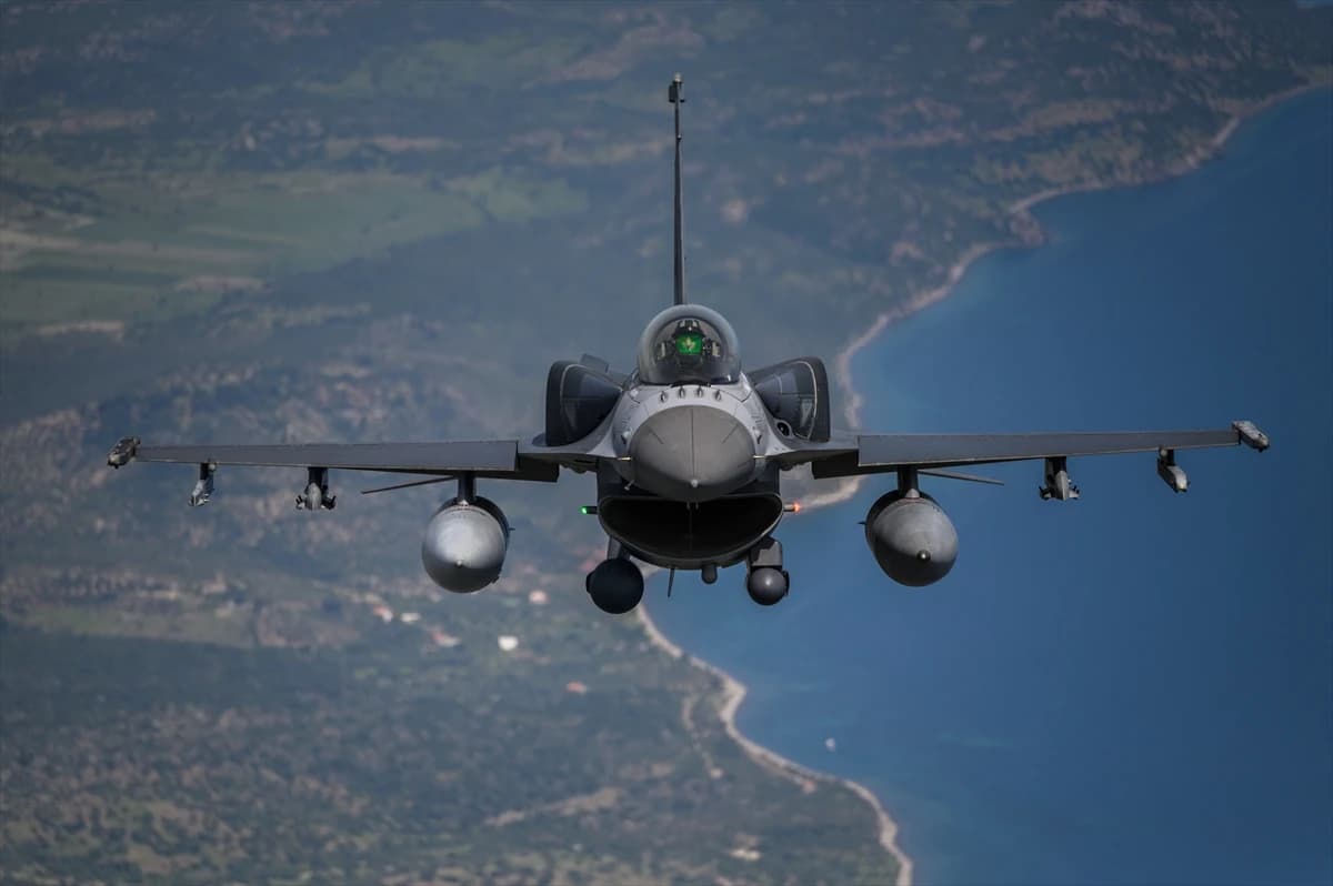 F-16 savaş uçağı