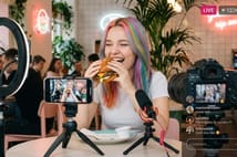 Sosyal medya fenomenlerine yemek videoları ve hediye ürünler için vergi sürprizi