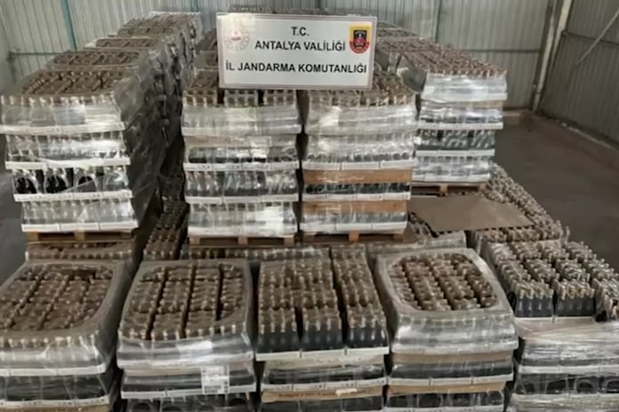 Antalya'da sahte alkol operasyonu