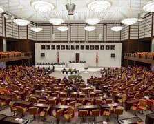 Kürtçe ifadeler tutanaklara girdi, sonra silindi