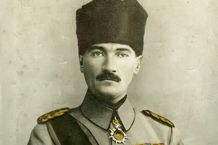 Tarihte bugün: Mustafa Kemal Paşa'ya "Gazi" ünvanı ve "Mareşal" rütbesi verildi