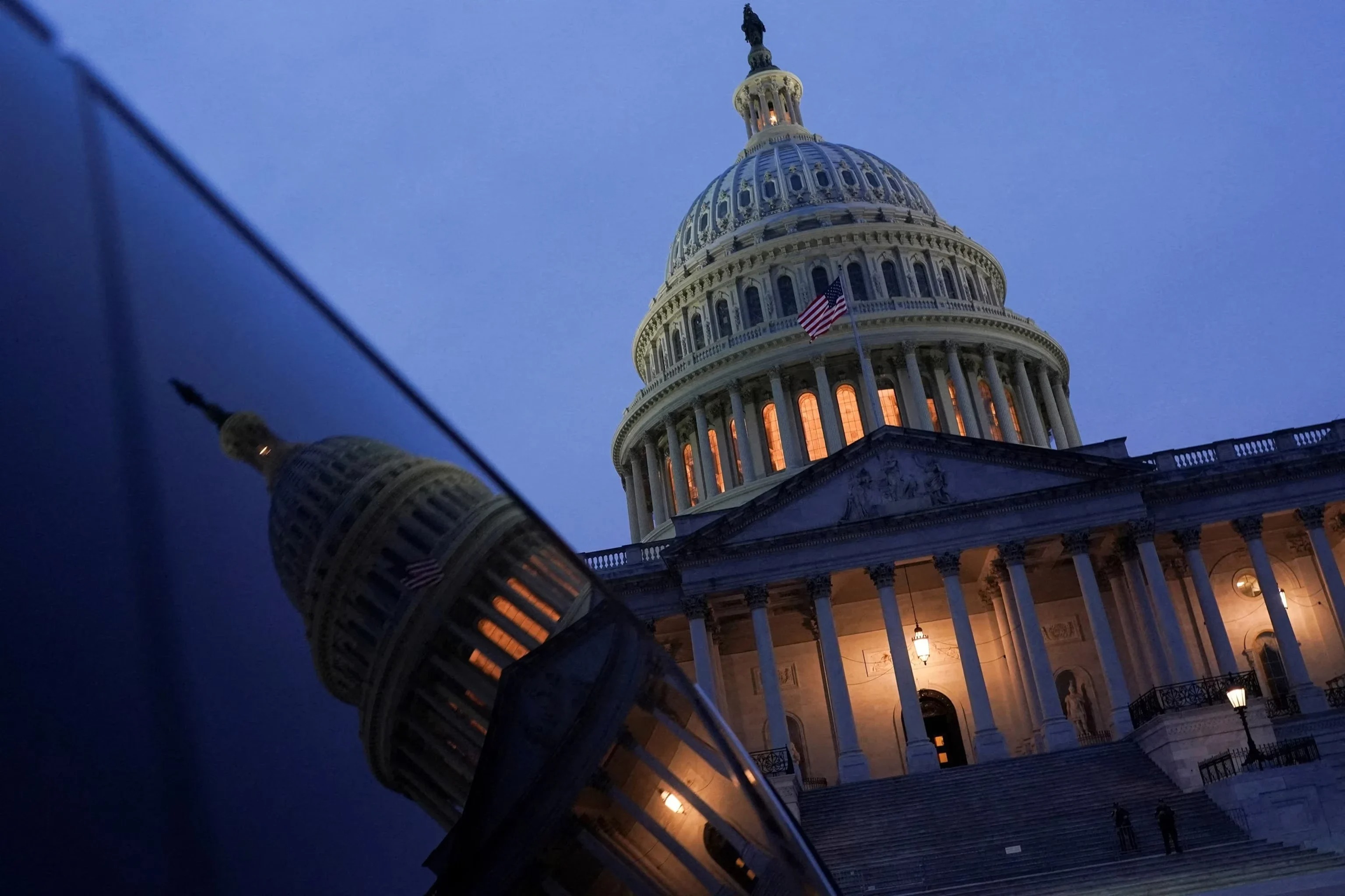 US Government Shuts Down as Senate Talks Collapse